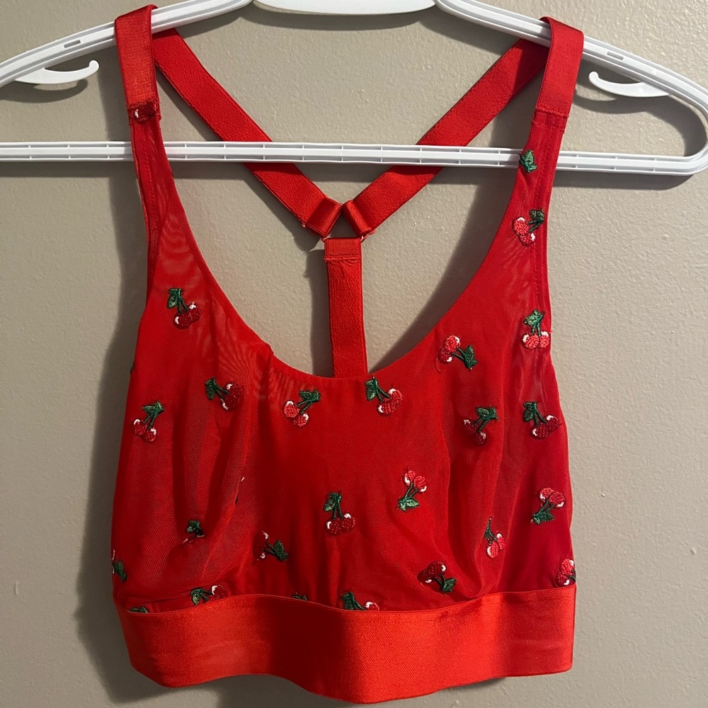Parade Silky Lace Scoop Bralette in Size 
1+ / Cherry Crush